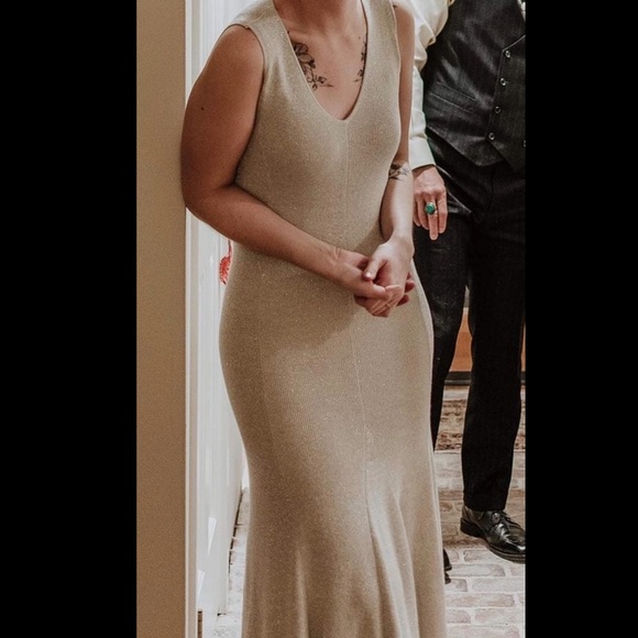 Tea-length Silver Knit Dress - Picture 3 of 9